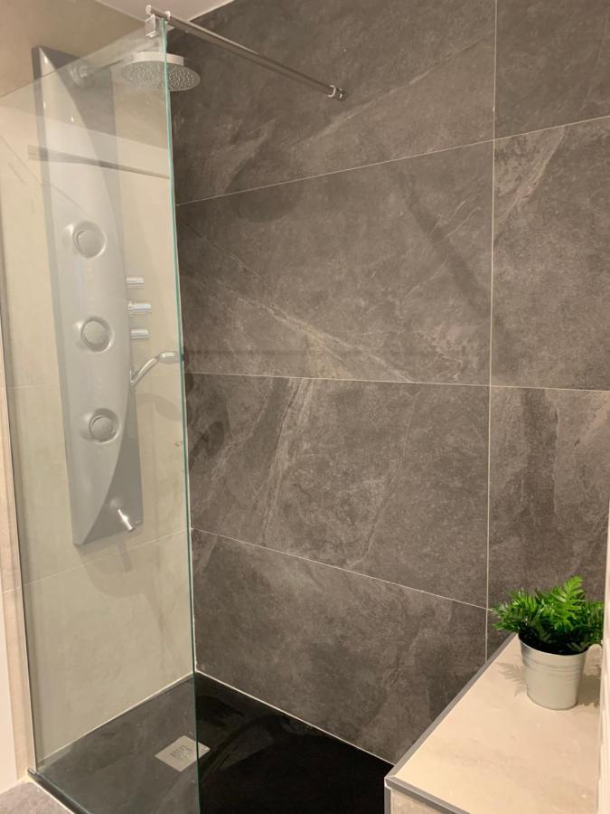 Apartamentos Santullano 1 โอเบียโด ภายนอก รูปภาพ
